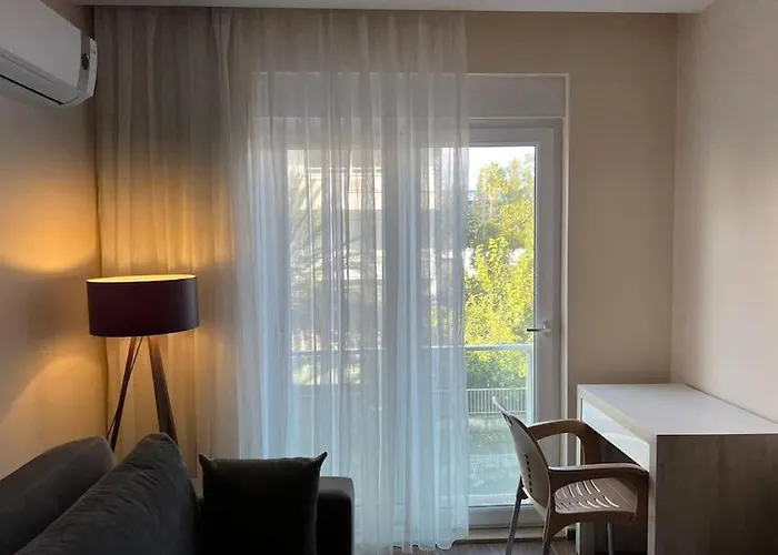 Merkezi, Sik, Denize 3 Km Kueltuer Kafeler Cad. 2 Dk '13'