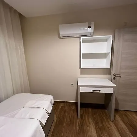 Merkezi, Sik, Denize 3 Km Kueltuer Kafeler Cad. 2 Dk '13' Lägenhet