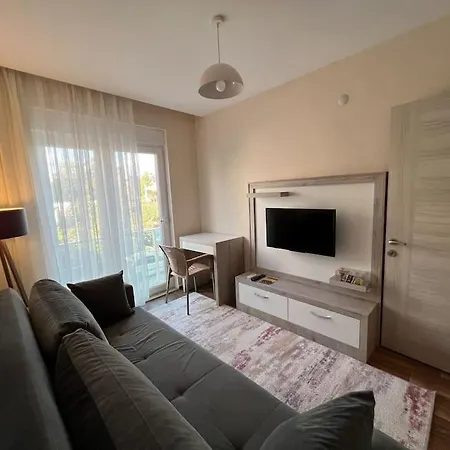 Apartment Merkezi, Sik, Denize 3 Km Kueltuer Kafeler Cad. 2 Dk '13' *