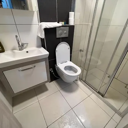 Merkezi, Sik, Denize 3 Km Kueltuer Kafeler Cad. 2 Dk '13' * Antalya
