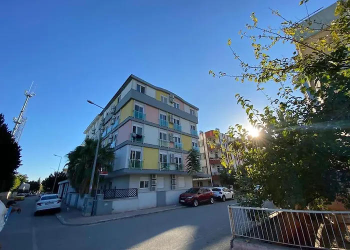 Merkezi, şık, Denize 3 Km Kültür Kafeler Cad. 2 Dk '13'