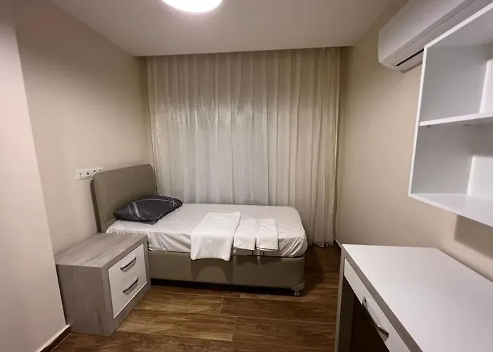 Merkezi, şık, Denize 3 Km Kültür Kafeler Cad. 2 Dk '13' Antalya
