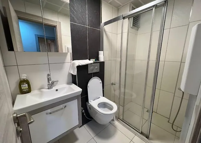 Apartamento Merkezi, şık, Denize 3 Km Kültür Kafeler Cad. 2 Dk '13'